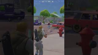 Casually walking by fortnite fortnitegameplay gaming elmejormododejuegodefortnite [upl. by Elimay31]