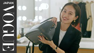 忽那汐里の哲学が詰まったバッグの中身＆愛用アイテムを公開！ In The Bag  VOGUE JAPAN [upl. by Routh]